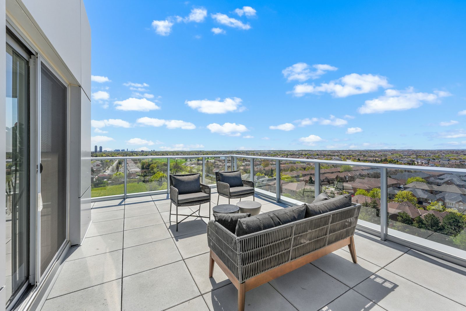 100 Manett Crescent, Unit 311, photo 1